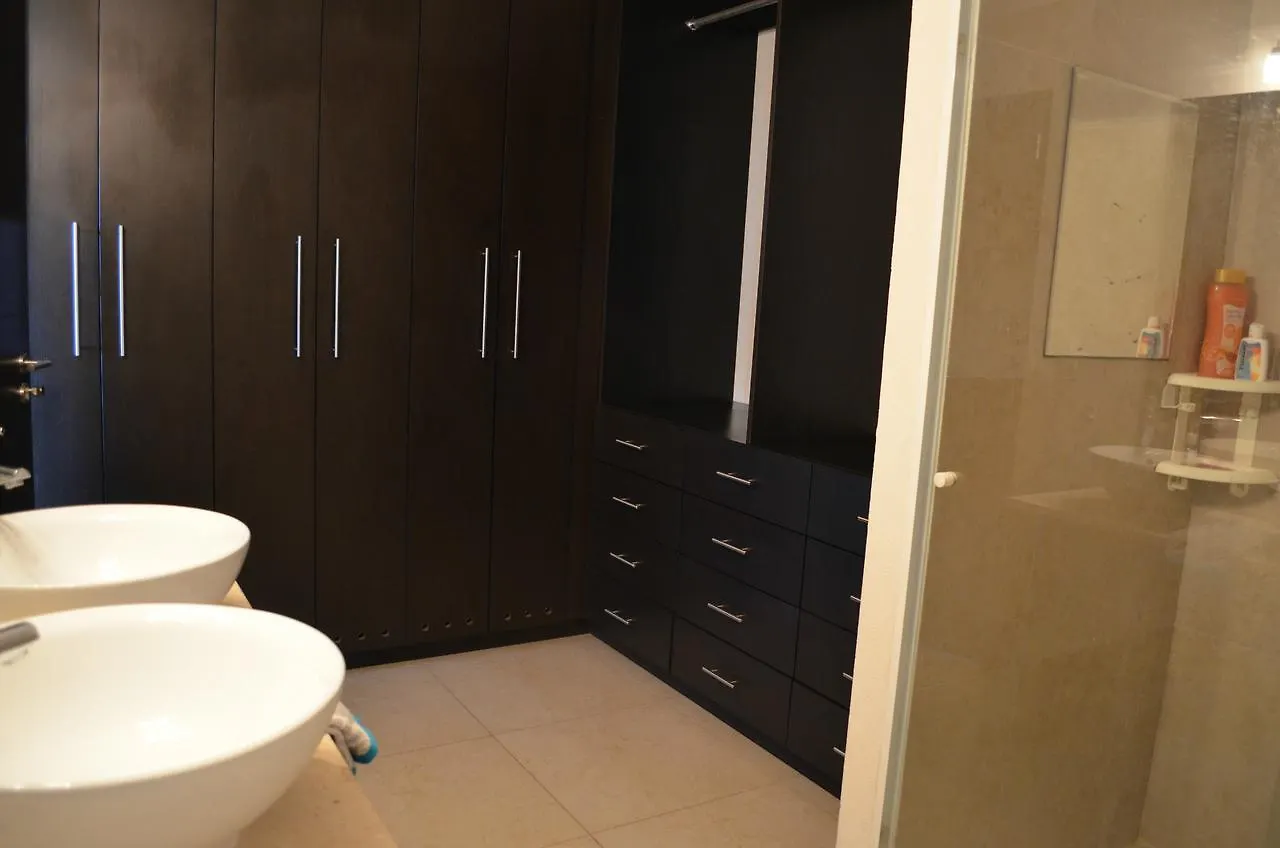 Ξενοδοχείο με διαμερίσματα Ocean Front Amara'S Condo...Best Layout Views Κανκούν